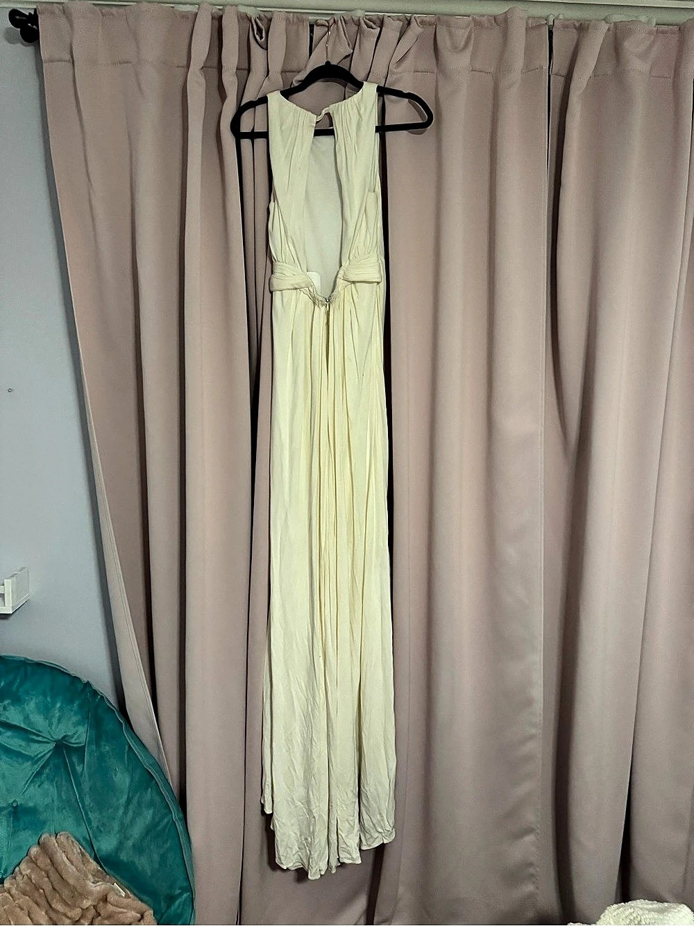 Badgley Mischka Collection Maxi Dress in cream Size 6 NWT